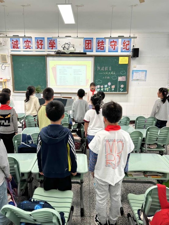 唱队歌闯关图片-二3班-1
