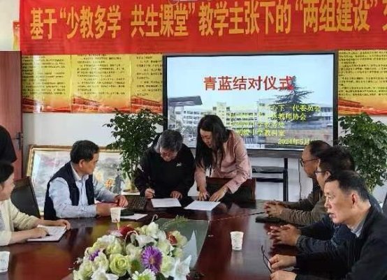 签订协议.jpg