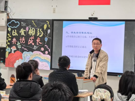 3   交流现场.jpg