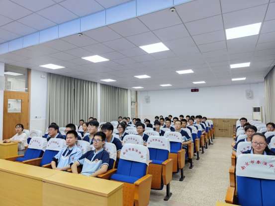 6386227127751717963358917